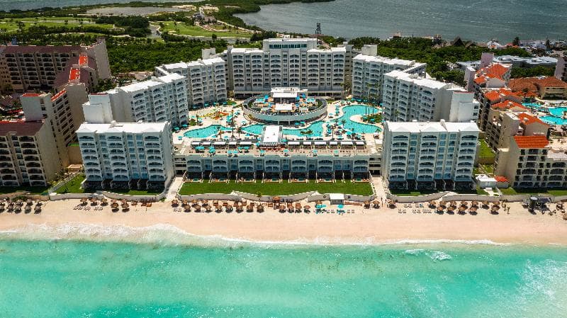 Hilton Cancun Mar Caribe All-Inclusive Resort 3