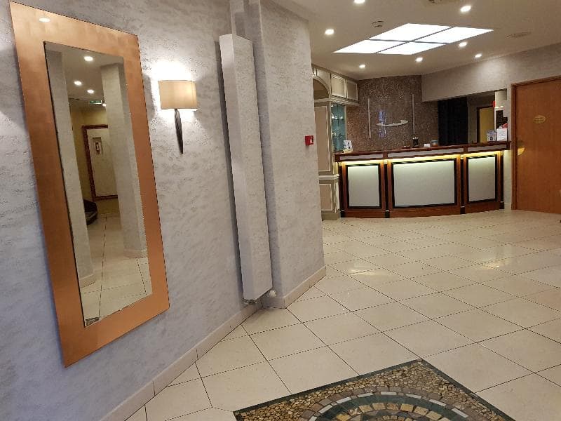 Hotel Champerret Elysees 4