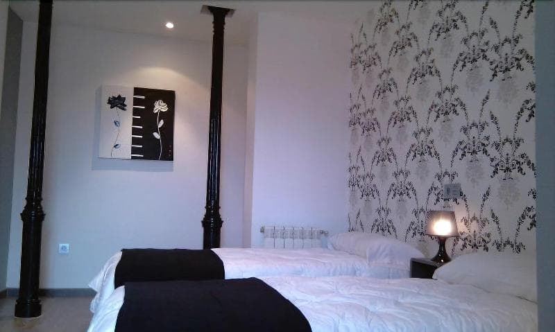 Hostal Abril main