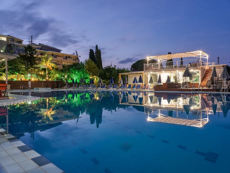 Koukounaria Hotel & Suites 2