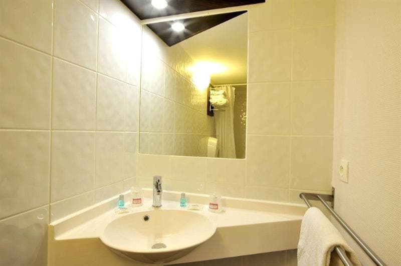 Brit Hotel Lyon Dardilly 3