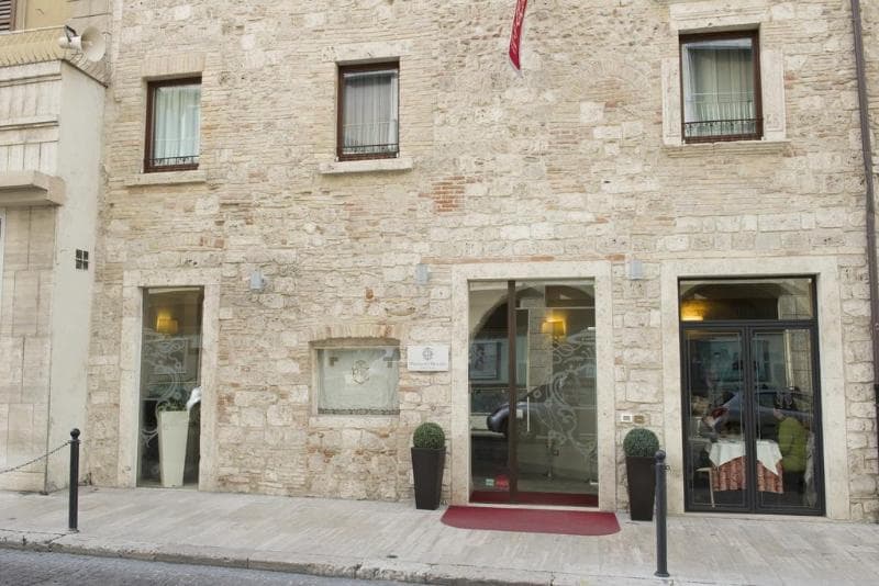 Palazzo dei Mercanti 2