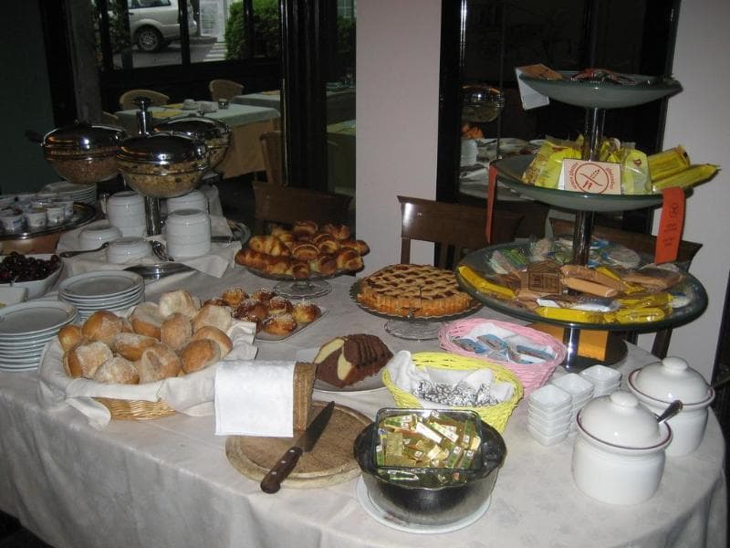 Hotel Ristorante Posta Moltrasio 5