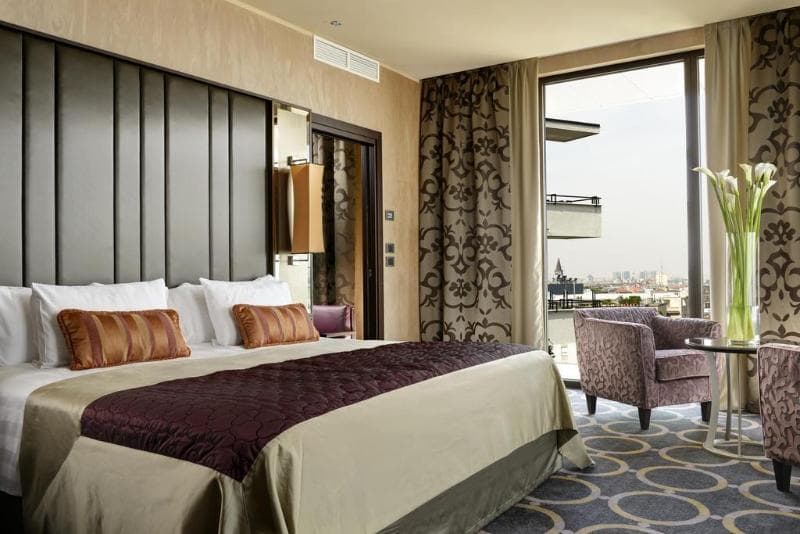 Uptown Palace 5