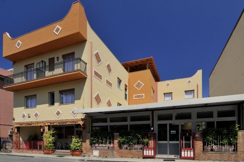 La Lanterna 4