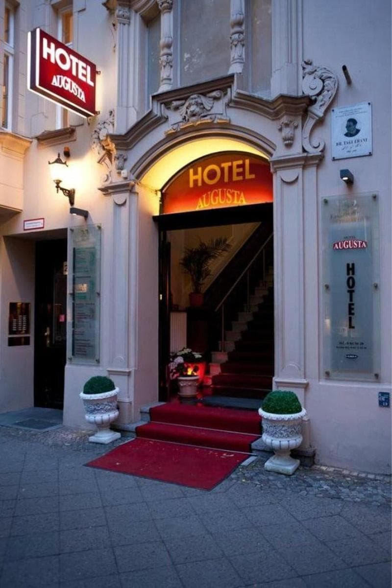 Augusta Hotel 1