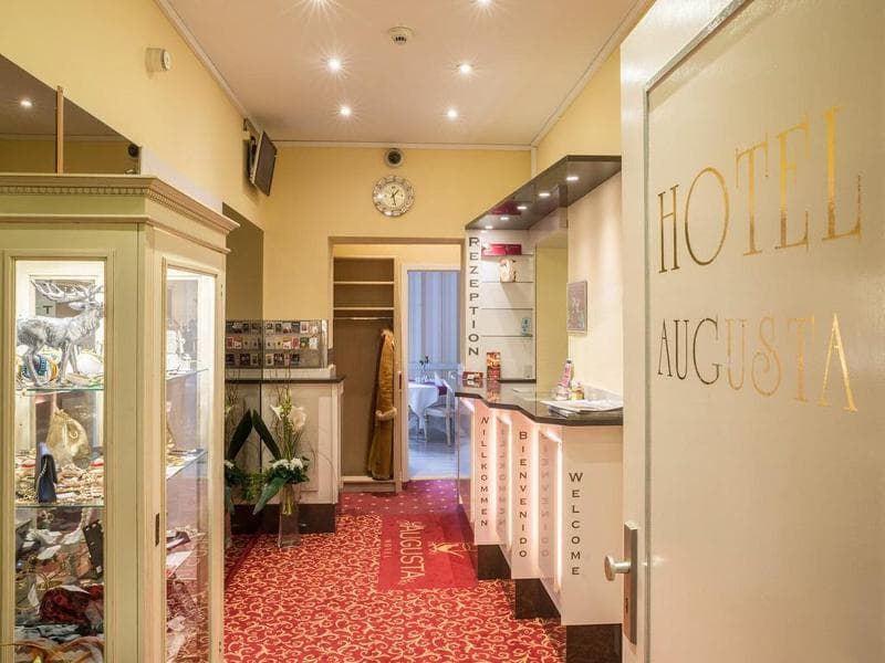 Augusta Hotel 4