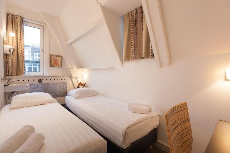 Townhouse Hotel 3
