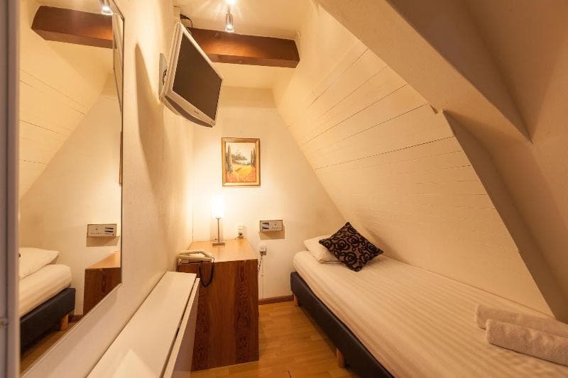 Townhouse Hotel 4