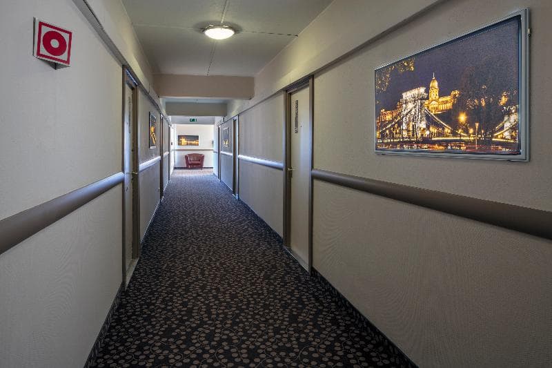 Hotel Charles 5