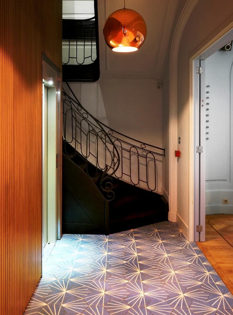 Vintage Hotel 2