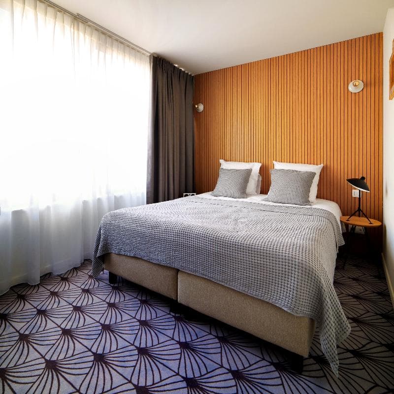 Vintage Hotel 3
