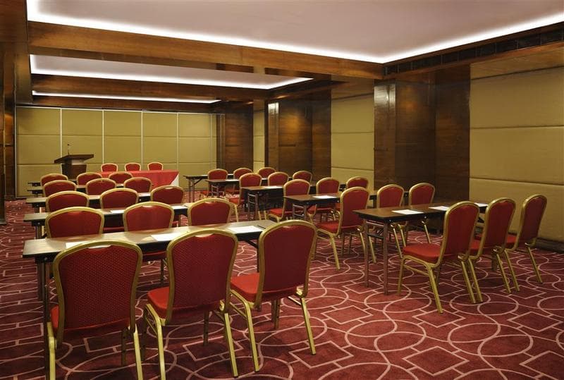 Four Points by Sheraton Ahmedabad 5