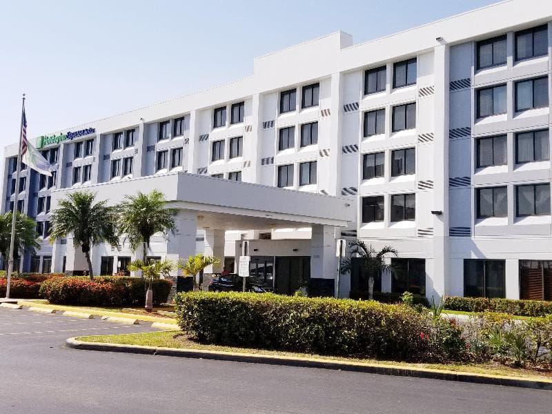Holiday Inn Express & Suites Miami - Hialeah photo 1