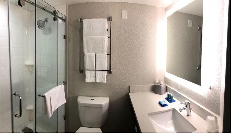 Holiday Inn Express & Suites Miami - Hialeah 5