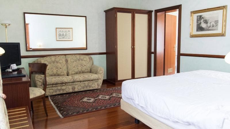 Phi Hotel Dei Medaglioni 5