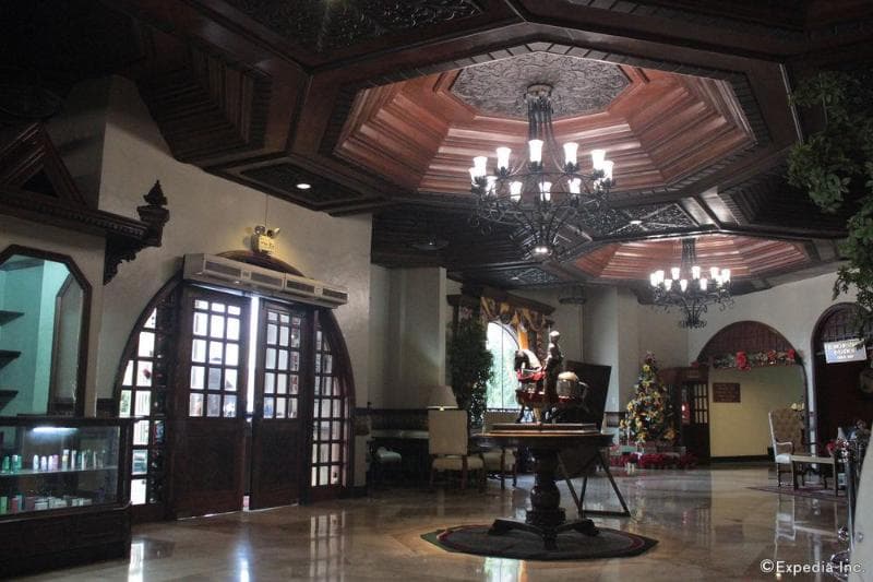 Camelot Hotel photo 1