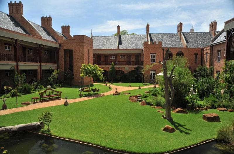Premier Hotel Quatermain 5