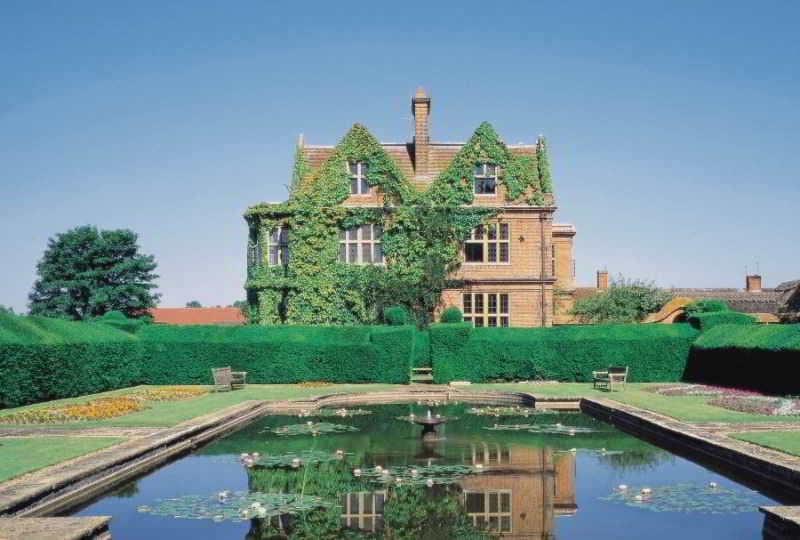 De Vere Horwood Estate photo 1