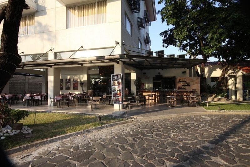Court Meridian Hotel & Suites 3
