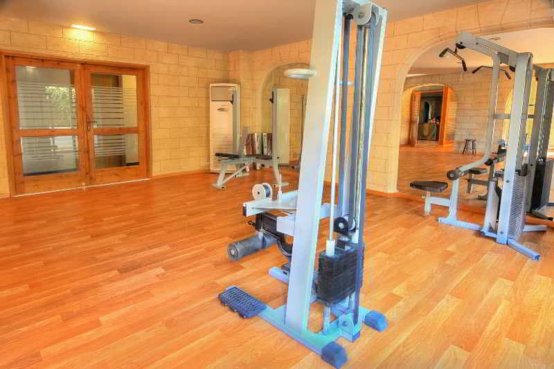 Kassandra Family ApartHotel 4