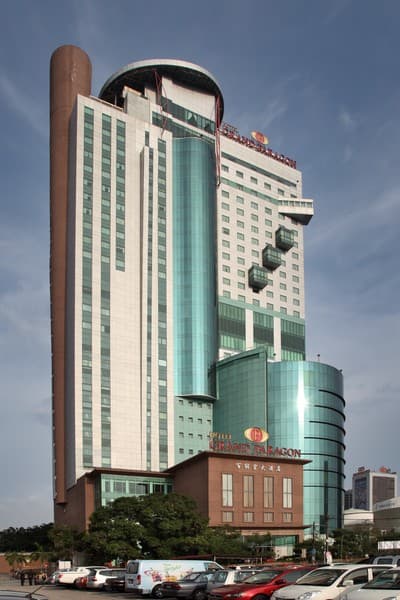 Grand Paragon photo 1