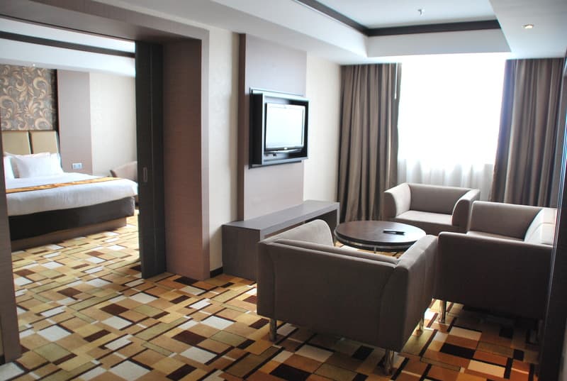 Grand Paragon 5