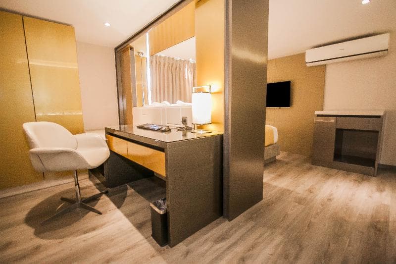 Hotel Xyz 4