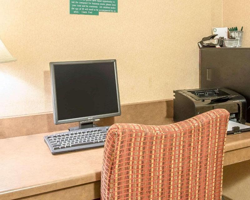 Quality Inn & Suites photo 1