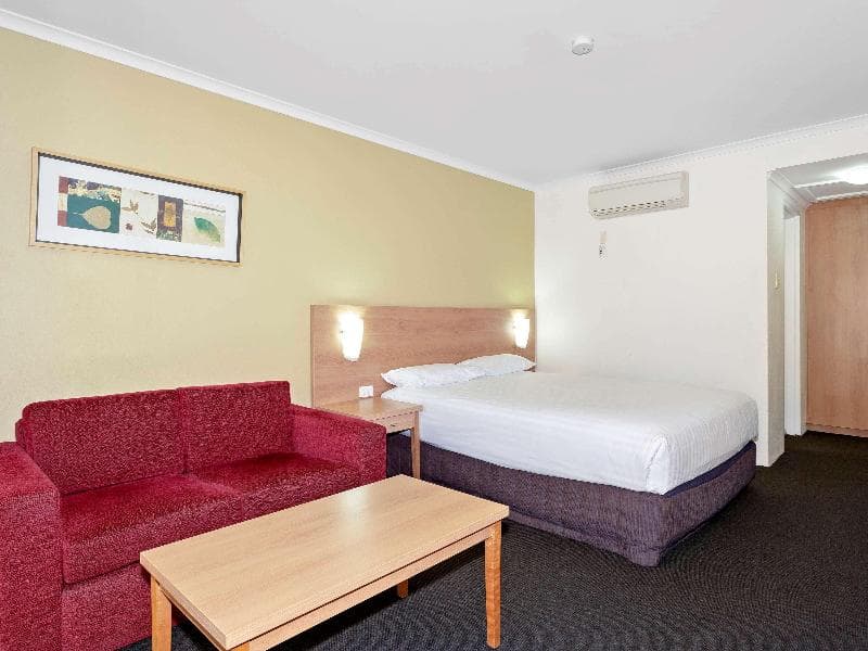 Ibis Styles Canberra Eaglehawk Hotel photo 1