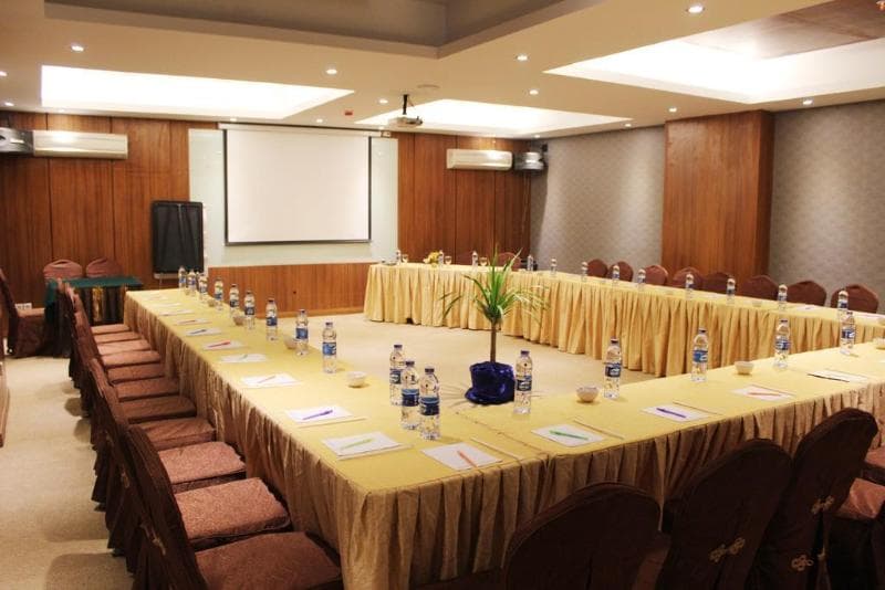 Hotel Polonia Medan Managed By Topotels 2
