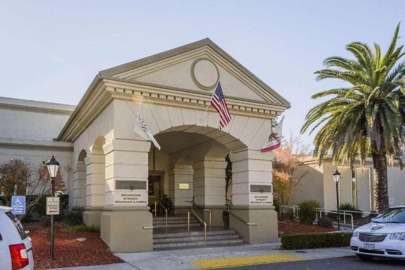 Lions Gate Hotel 4