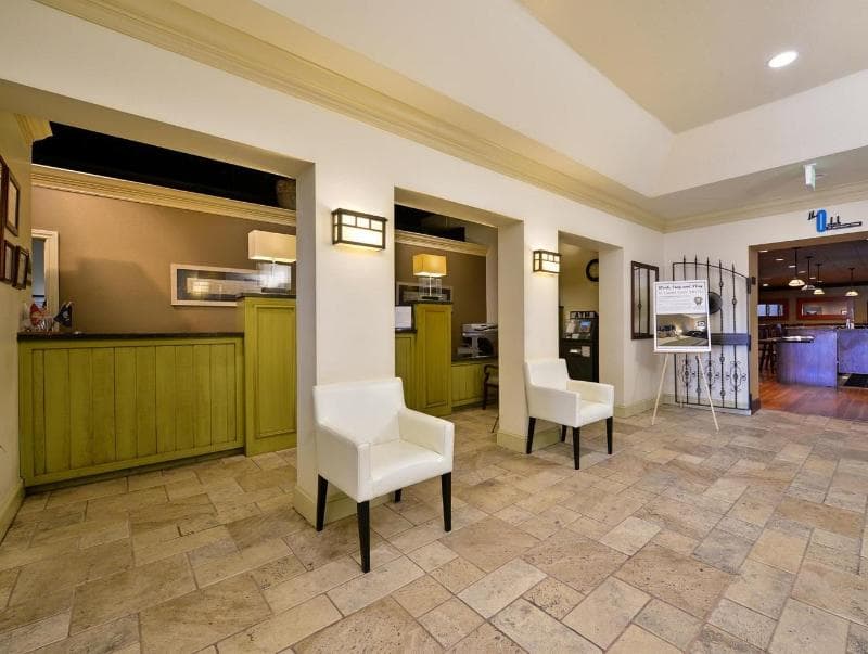 Lions Gate Hotel 3