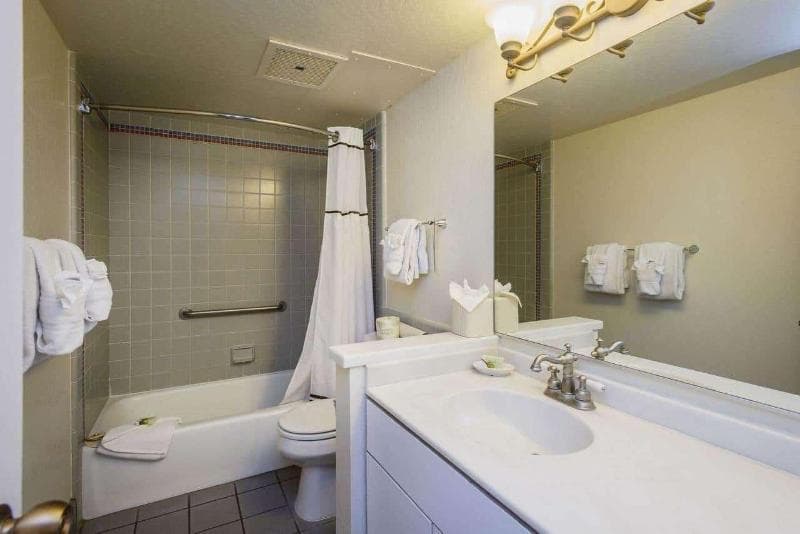 Lions Gate Hotel 2