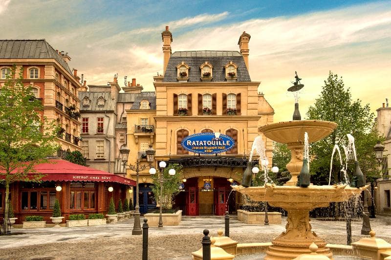 Disney's Hotel Santa Fe 4