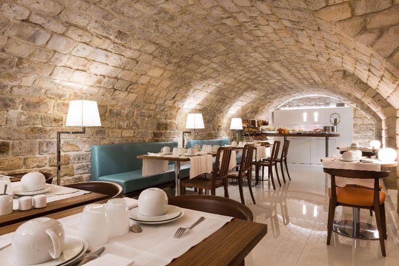 Best Western Hotel Jardin De Cluny 2