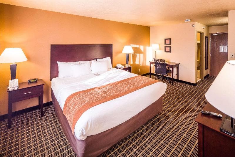 Comfort Inn 4