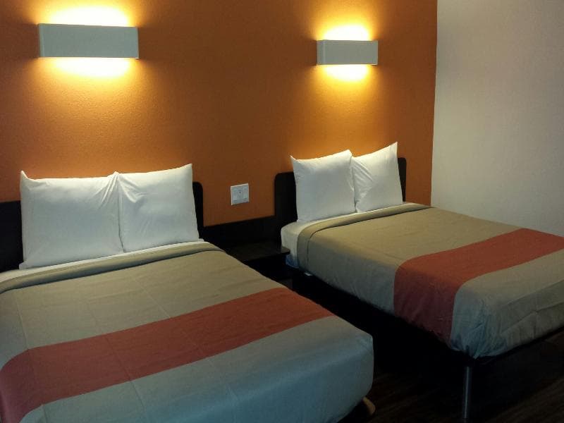 Motel 6 Oceanside Marina photo 1