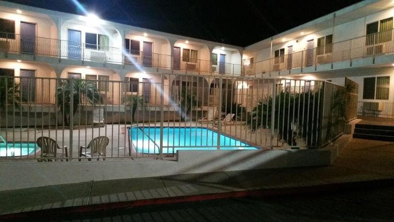 Motel 6 Oceanside Marina 4
