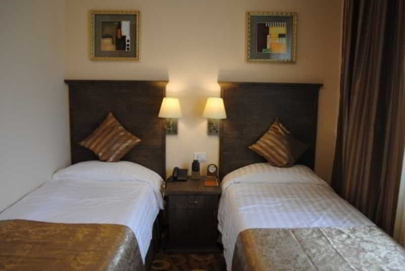 Imperial Palace Hotel 5