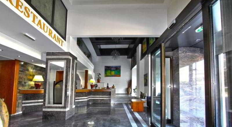 Hotel Lirak 4