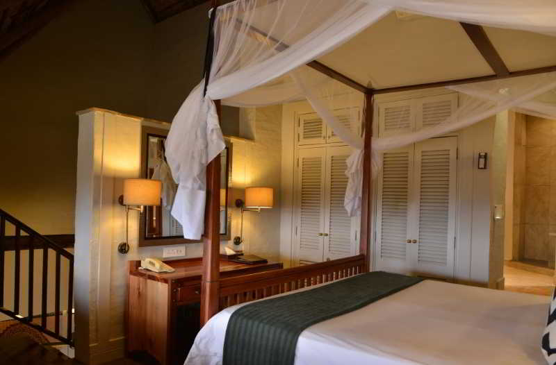 Victoria Falls Safari Lodge 4