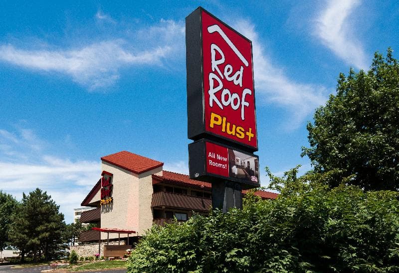 Red Roof Plus+ St Louis - Forest Park/ Hampton Ave 3