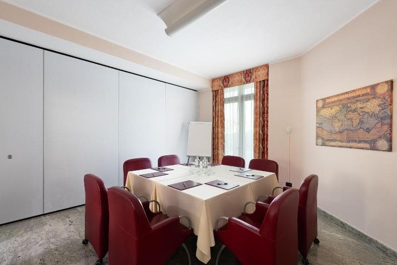 Rivoli Hotel main