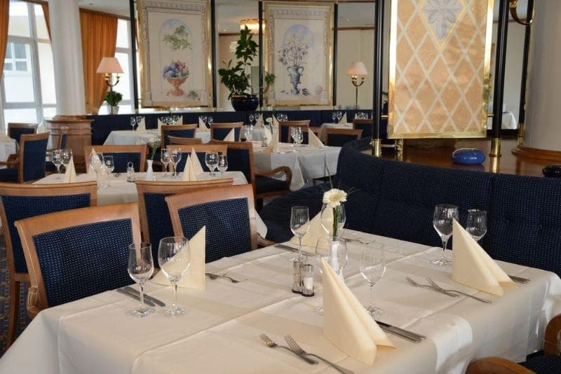 The Monarch Hotel 5