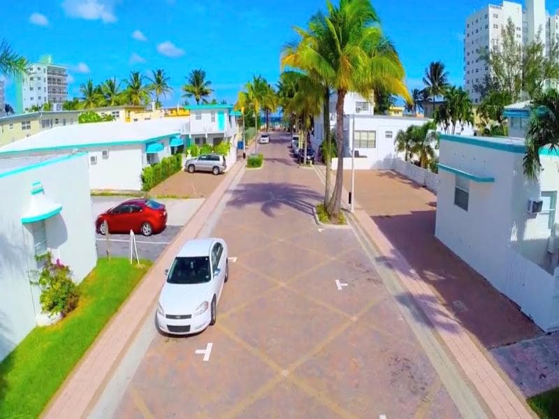 Hollywood Beachside Boutique Suites photo 1