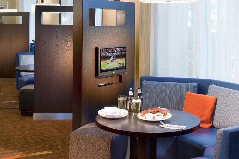 Courtyard By Marriott Fort Lauderdale East 4
