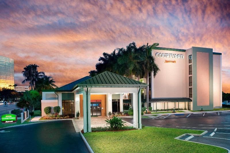 Courtyard By Marriott Fort Lauderdale East 5