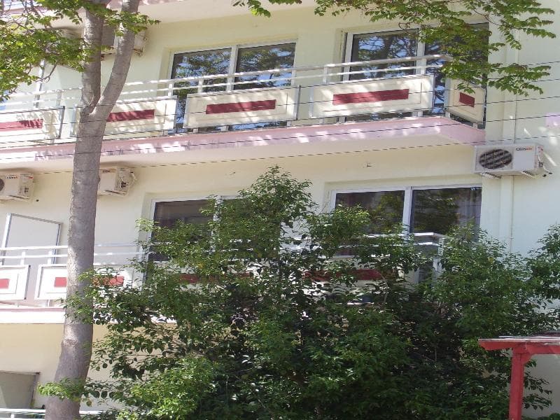 Bristol Apartments photo 1