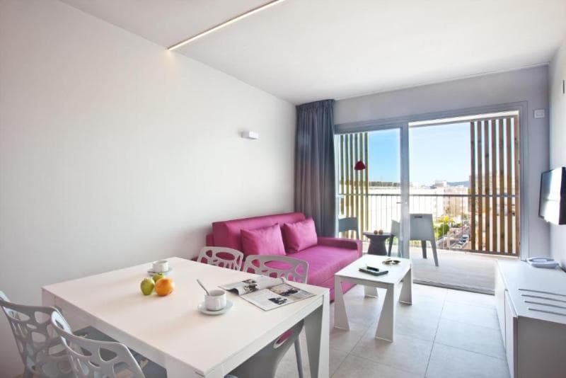 Ryans Ibiza Apartments - Adults Only 3
